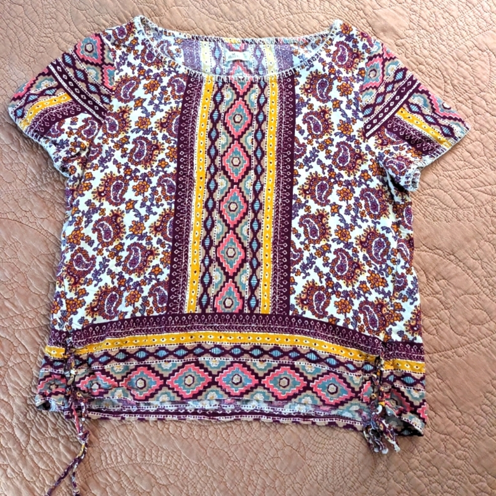 Hollister Women's and/or Girl's Shirt